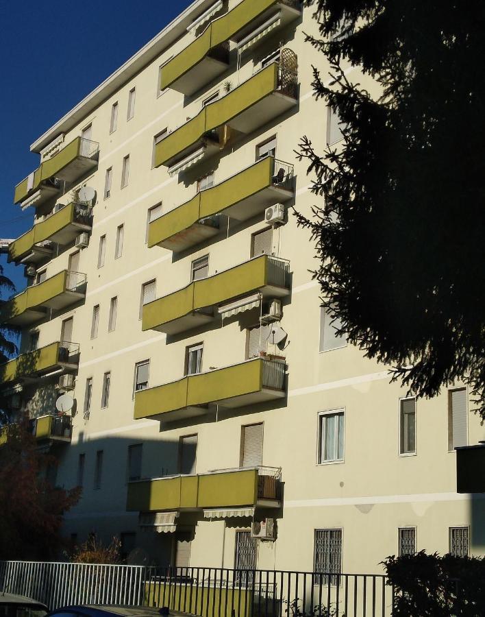 Spazioso Appartamento Parabiago Kültér fotó